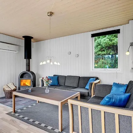 Stunning Home In Blavand With Sauna Blåvand